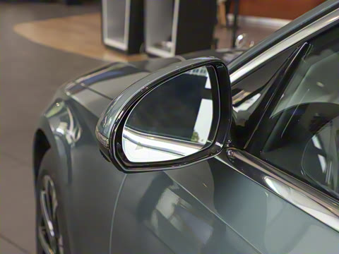 2025�� �Ŀ� E 300 L ������