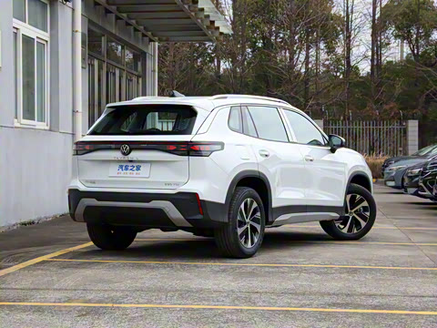 2025�� ̽��L 330TSI ������Ӣ