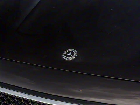 2025�� �Ŀ� E 260 L �˶���