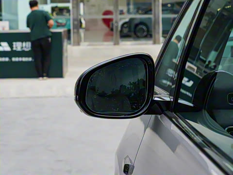 2025�� Ultra ���ܻ��°�