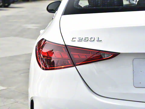 2025�� �Ŀ� C 260 L �˶���