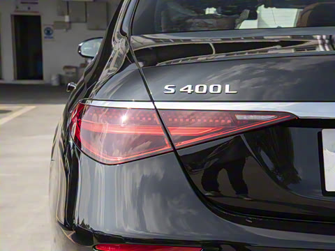 2025�� S 400 L ������