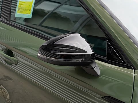 2025�� Sportback ��ذ� 40 TFSI quattro ����������