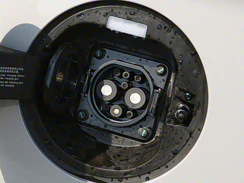 2025�� EV �Ǽݰ� 520km �����