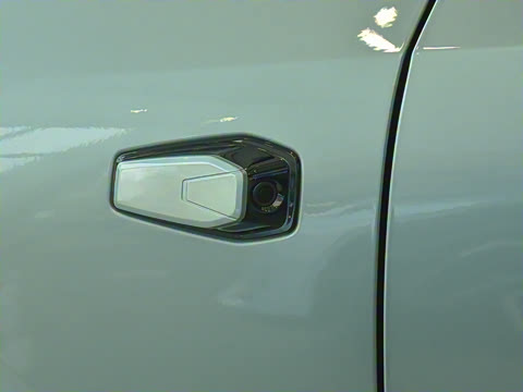 2025�� 300UltraǬ���Ǽ�ADS SE���̰�