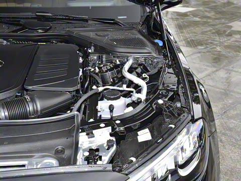 2025�� �Ŀ� E 300 L ������