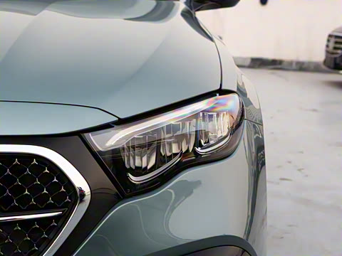 2025�� E 260 �˶���