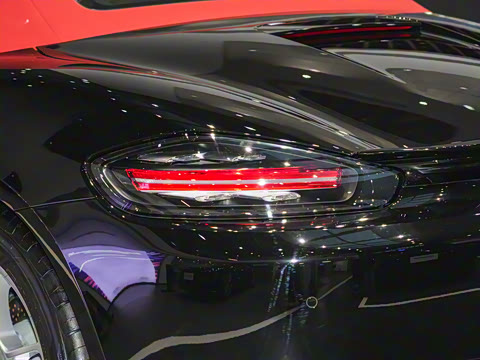 2022�� Boxster 2.0T