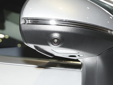 2025�� 500 4MATIC ������