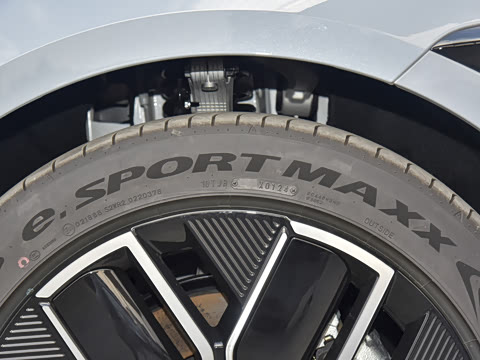 2024�� 700 ���������������