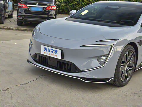 2024�� 700 ���������������