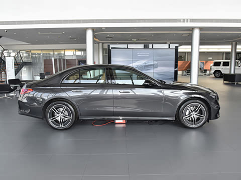 2025�� E 300 ʱ�����˶���