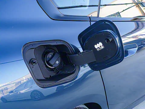 2025�� 225L M�˶���ҹ��װ