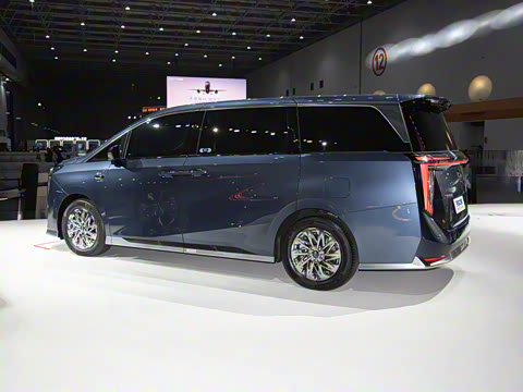 2025�� Ǭ��ϵ�� Ultra ͷ�Ȳ�