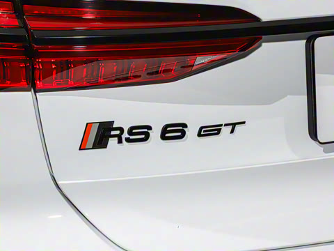 2025�� RS 6 Avant GT