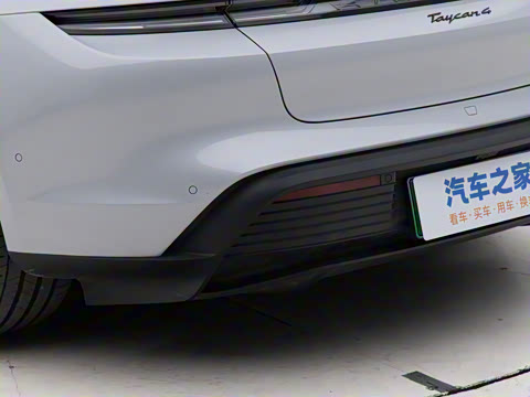 2024�� Taycan 4