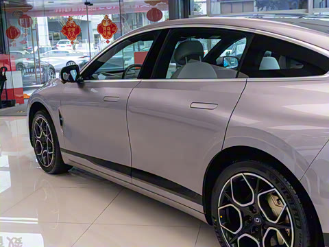 2025�� ��������� 710�콢��