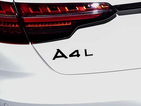 2025�� 200���������� 40 TFSI ���������� B&O ��ҹ��