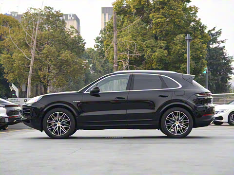 2025�� Cayenne E-Hybrid 2.0T