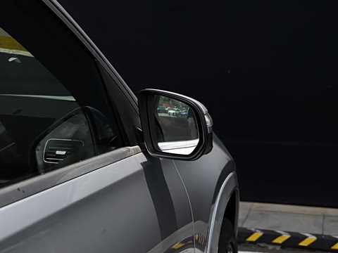 2025�� GLS 480 4MATIC