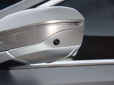 2025�� 530Li ������ M�˶���װ