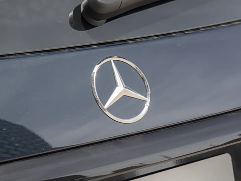 2025�� �Ŀ� GLC 260 L 4MATIC ������