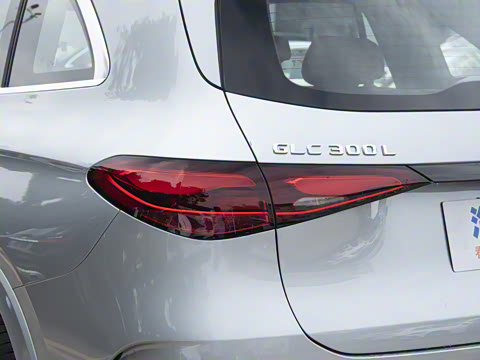 2025�� GLC 300 L 4MATIC ������ 5��