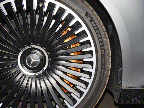 2023�� AMG EQS 53 4MATIC+