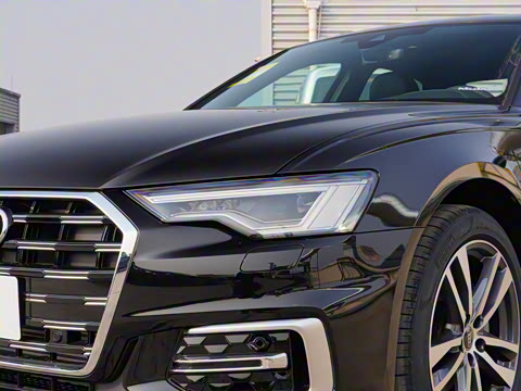 2025�� 40 TFSI ����������