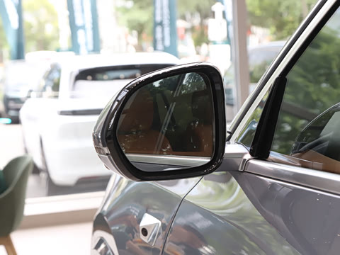 2025�� Ultra ���ܻ��°�