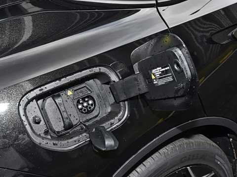 2025�� 230UltraǬ���Ǽ�ADS SE���̰�