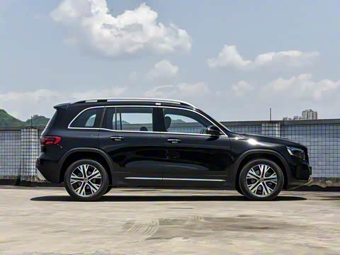 2025�� GLB 220 ������