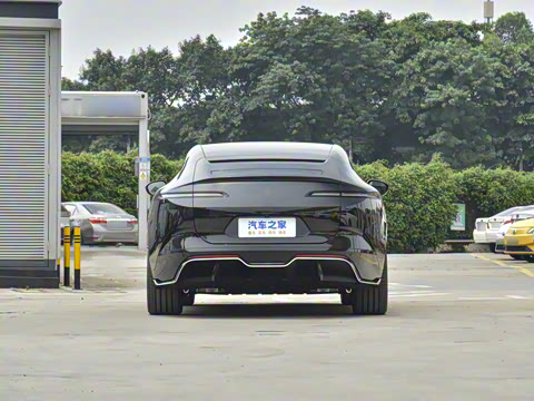 2024�� 700 ���������������