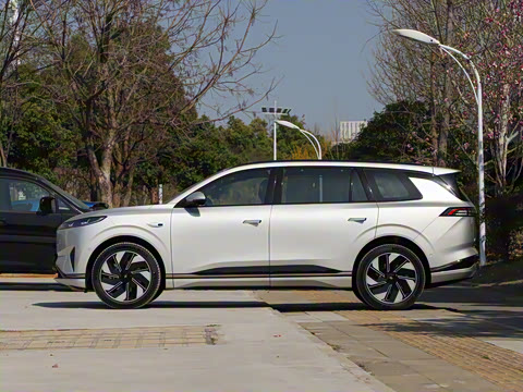 2025�� 636Ultra�Ǽݰ� 5��