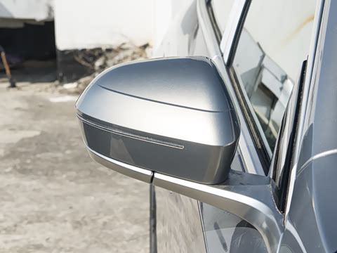 2025�� 530Li ������ M�˶���װ