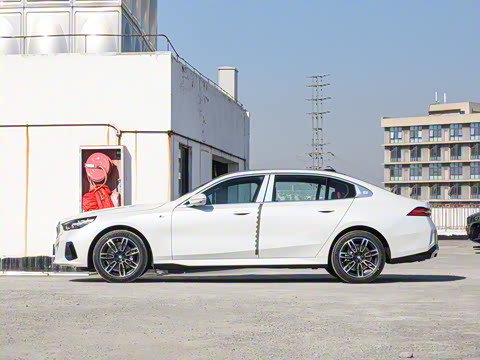 2025�� 530Li ������ M�˶���װ