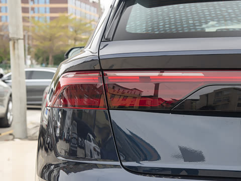 2024�� 55 TFSI ����������