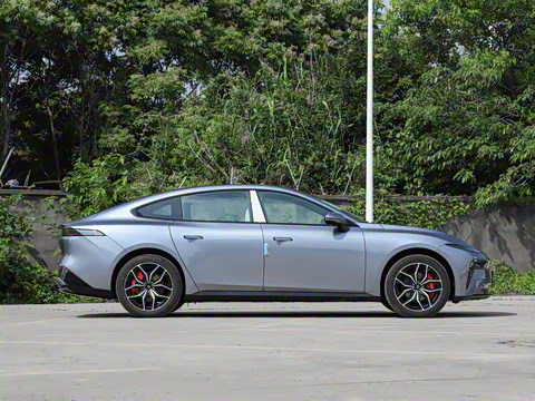 2025�� ���� 650ProѲ����