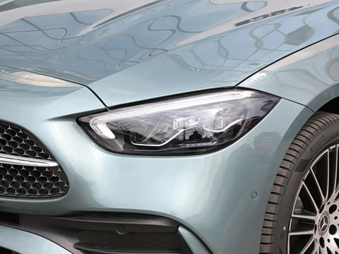 2025�� �Ŀ� C 260 L �˶���