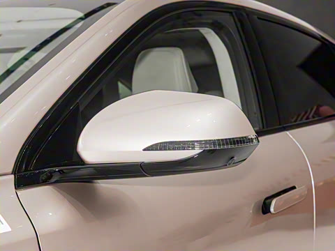 2025�� 735MAX 160kW