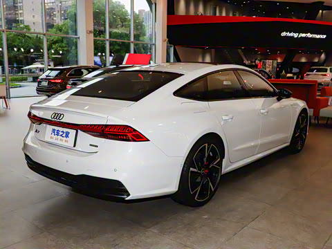 2025�� 55 TFSI quattro ������