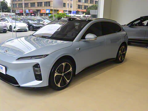 2025�� 75kWh Touring