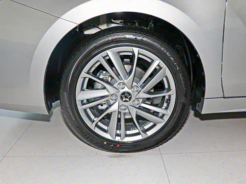 2023�� PLUS 1.6L XV CVT�����