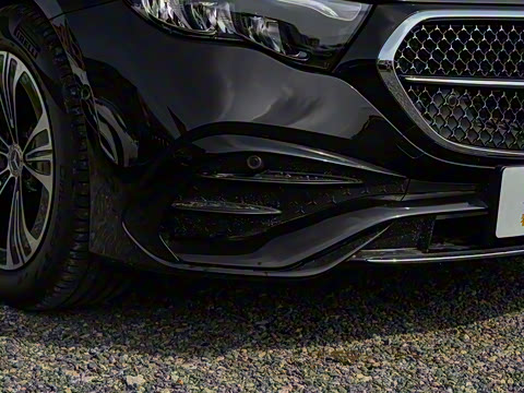 2025�� �Ŀ� E 260 L �˶���