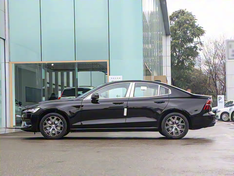 2025�� B4 ���ݺ�����