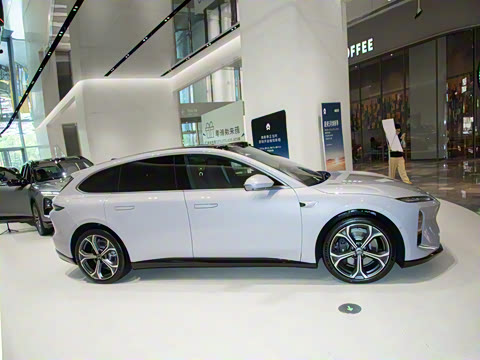 2025�� 75kWh Touring