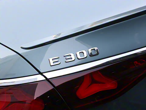 2025�� E 300 �������˶���
