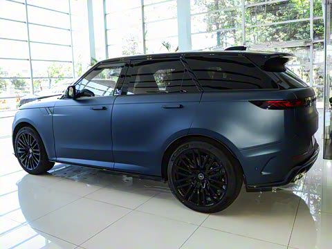 2025�� 4.4 V8 SV Edition Two