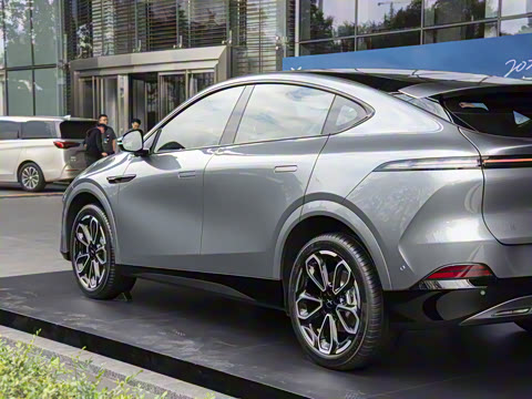 2025�� 725 �������� Max �콢��