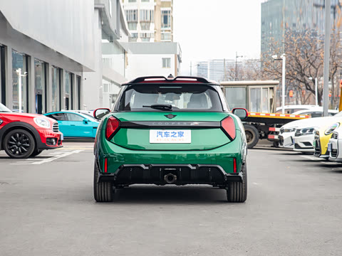 2025�� JOHN COOPER WORKS